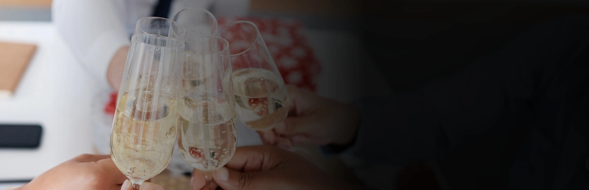 הרמת כוסית לחג: 5 רעיונות מנצחים שיהפכו את האירוע לבלתי נשכח